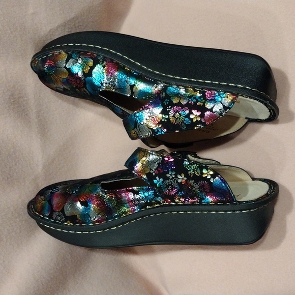 Alegria Women's Iridescent Floral Love Liberty Slip On Mules/Clogs Sz 37 (7-7.5) - Picture 8 of 9